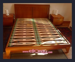Dormitorio estructura de cerezo macizo (cama, somier, mesillas y colchón latex)